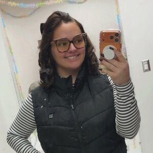 MEET YOUR POSHER🩵